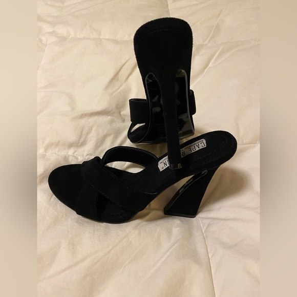 Cape Robbin Black Sandal - Picture 5 of 6